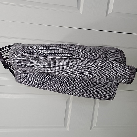 CHICO'S Silver Metallic Cotton Sweater Size Large - Picture 4 of 9